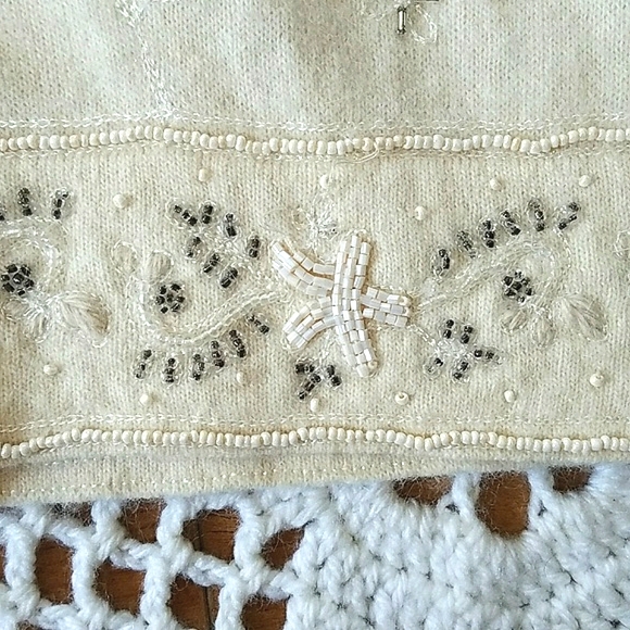 Vintage Lambs Wool Blend Beaded Embroidered Cutest Cardi Ever - Picture 5 of 16